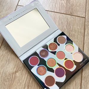 Mood Editing eyeshadow palette